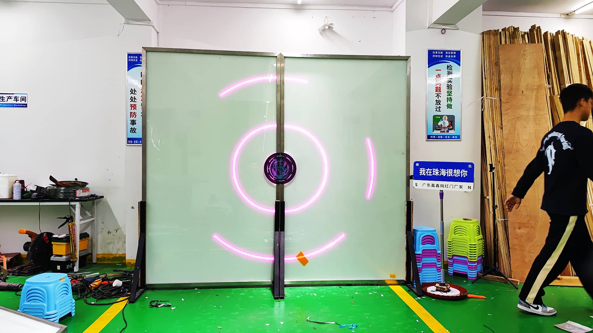 嘉鑫门业 时空穿梭科幻网红门